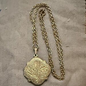 Gold Floral vintage Pendant locket Necklace